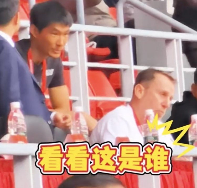 久爾杰維奇現(xiàn)身鹽城，現(xiàn)場觀看中國U22國足vs韓國