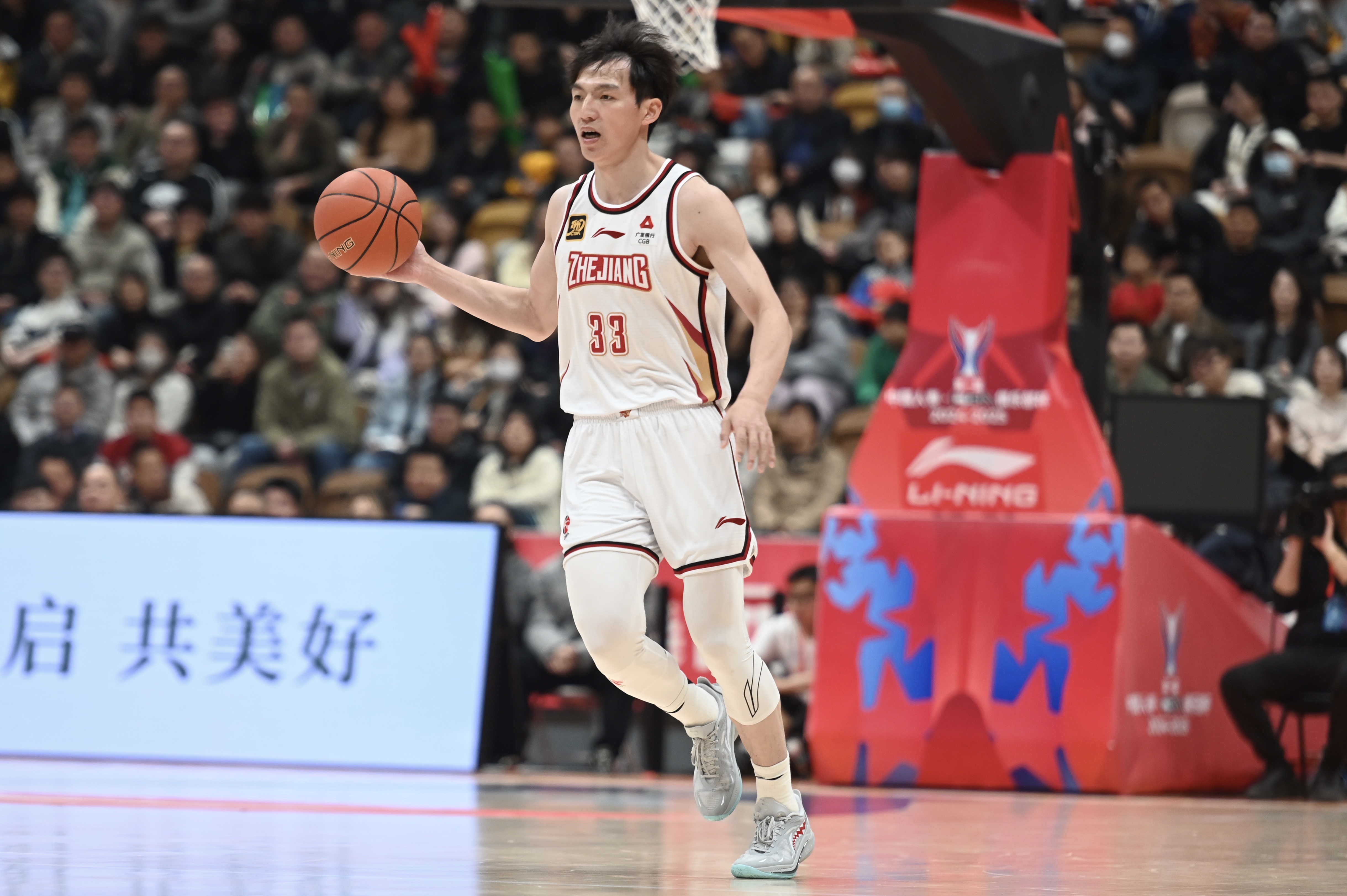 雙槍表現不錯！吳前和陸文博均9中5&三分合計15中7合砍30分