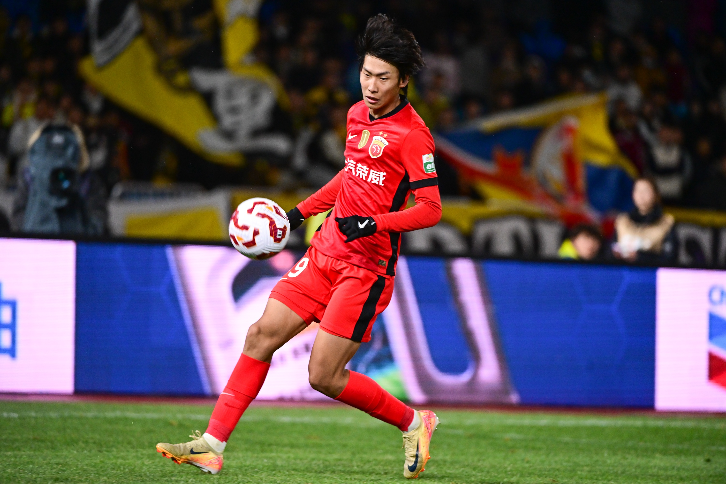 記者：李新翔、王鈺棟也要感謝B名單制度，以前的U23政策是奇葩